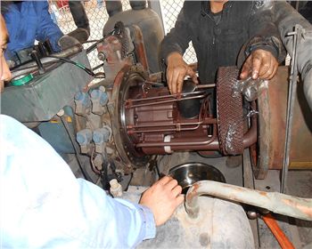 綿陽中央空調維修-螺桿機組（保養）